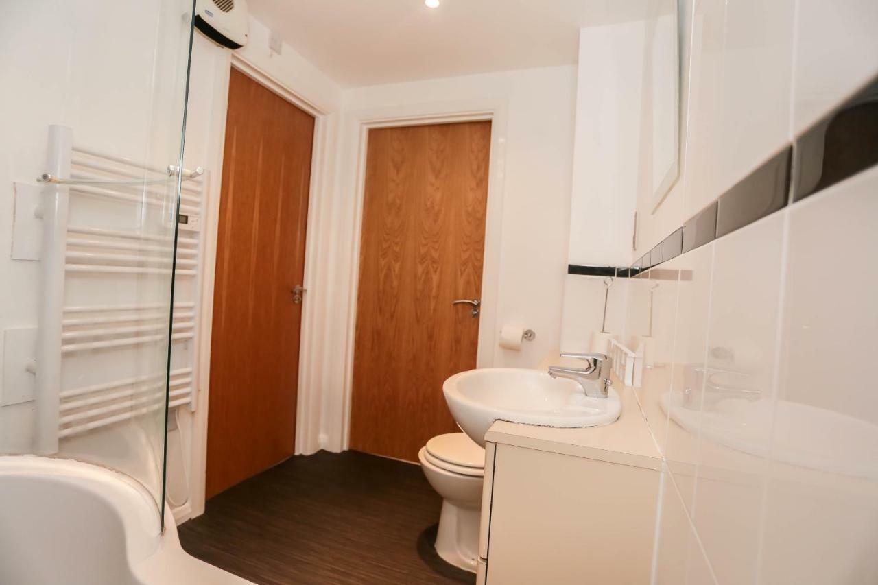 Freyas Apartment แมนเชสเตอร์ ภายนอก รูปภาพ